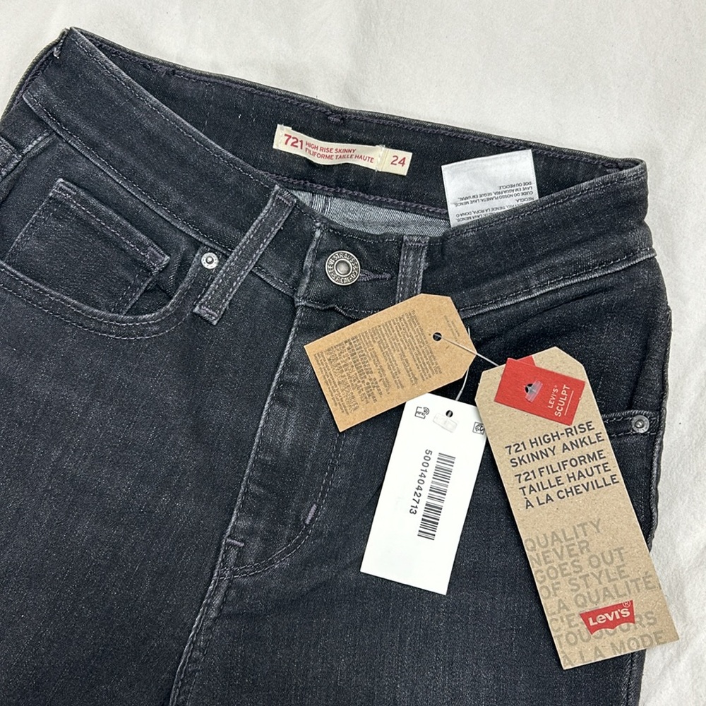 Levi’s brand new 721 high rise skinny ankle jeans so so stunning. Paid 99+tax - Picture 9 of 12